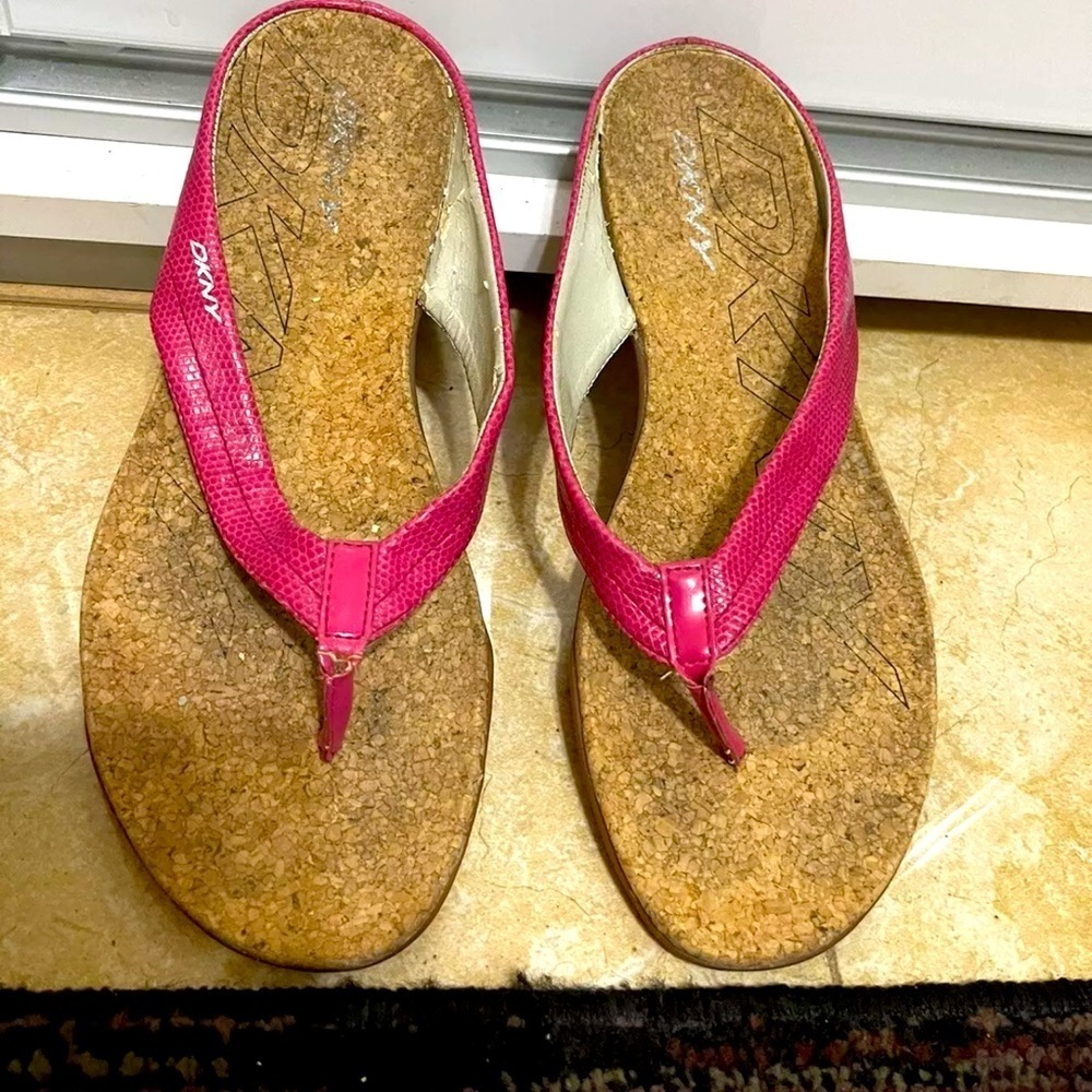 DKNY Pink Cork Sandals DKNY Size 10 M Flip Flop cork Women Sandal Shoes